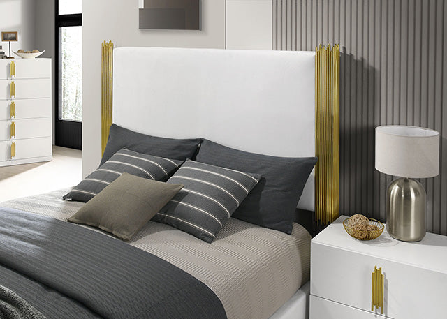 Basildon - 5 Pc Queen Bedroom Set