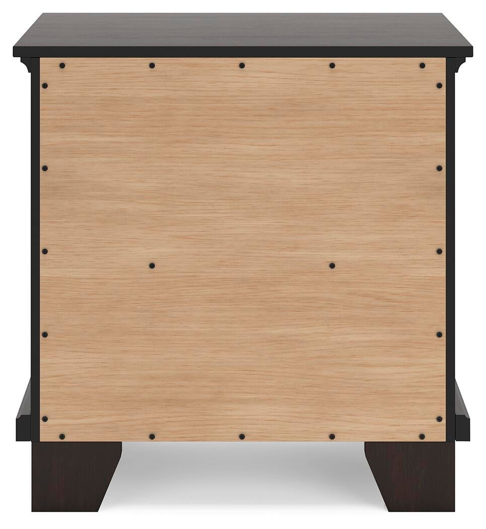 Covetown King Panel Bed, Dresser, Mirror, Chest and Nightstand